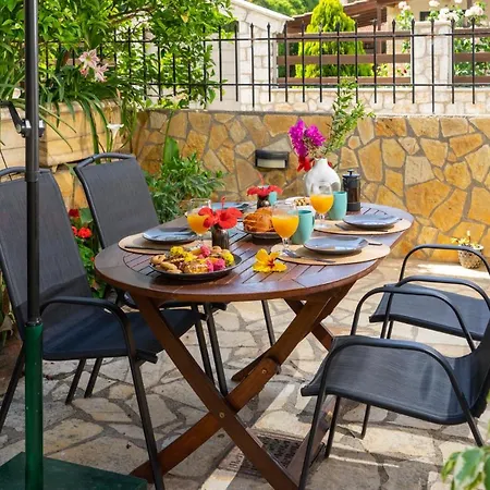 아파트 Semeli House In Diakopto, Close To & Odontotos 디아코프토